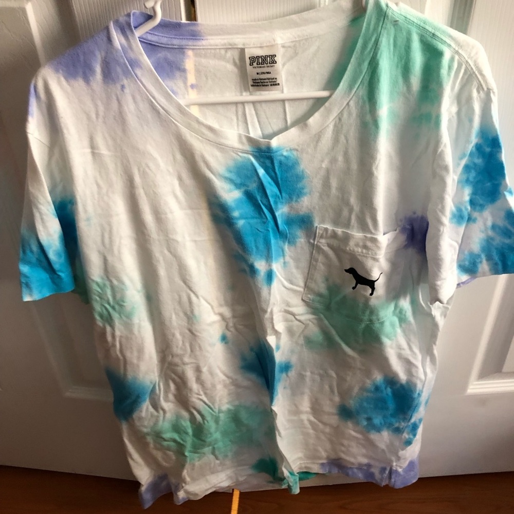 tie dye pink shirt!!